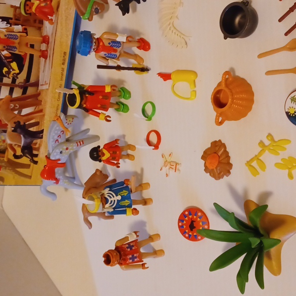 USED VINTAGE 1988 PLAYMOBILE #3733 INDIAN VILLAGE WITH BOX - Picture 7 of 10